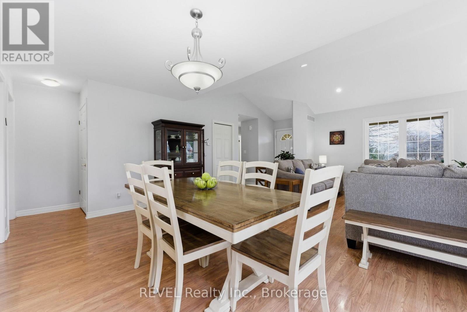 17 Stonehaven Road, Haldimand, Ontario  N1A 2W6 - Photo 8 - X13008248