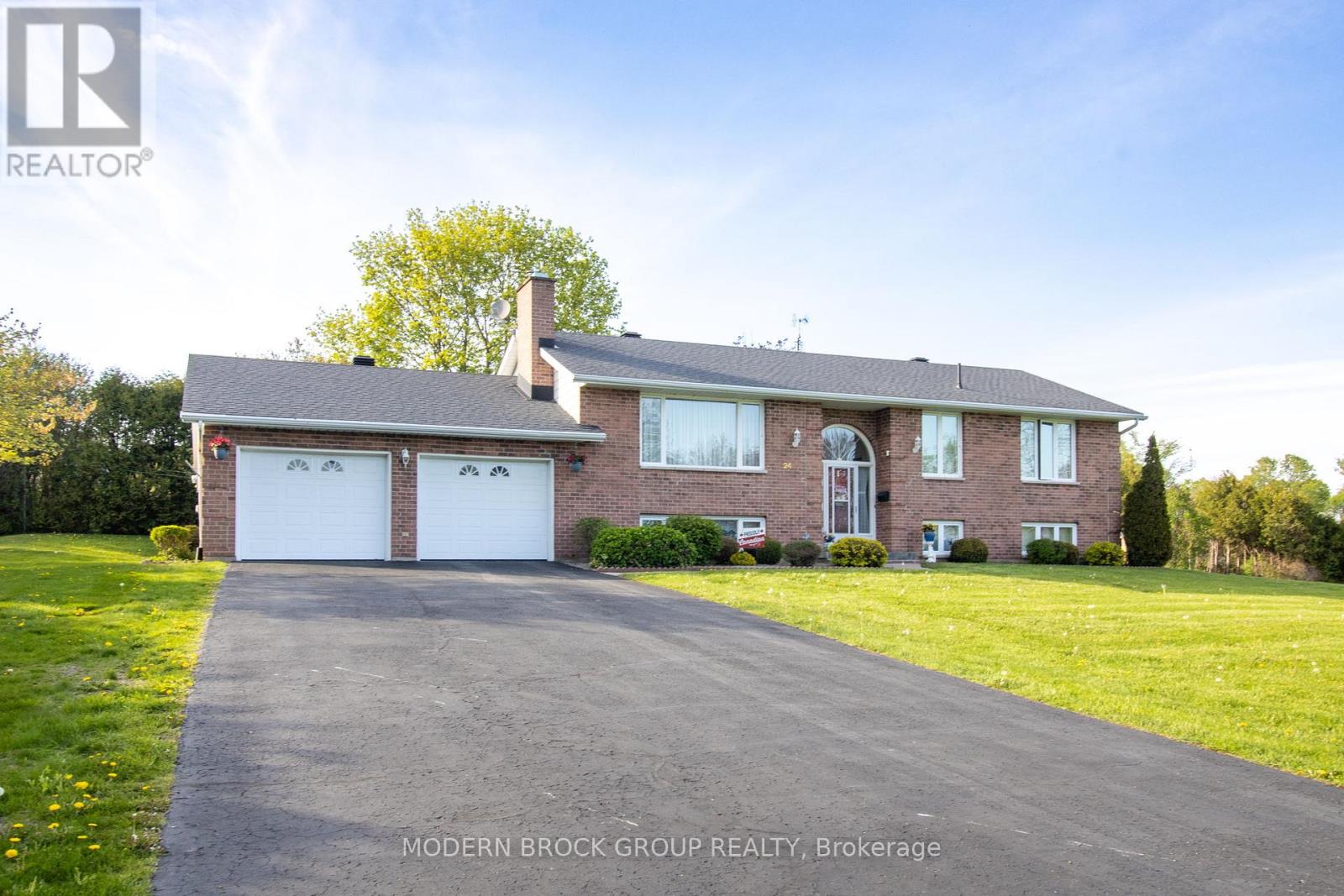 24 Bernard Crescent, Augusta, Ontario  K0E 1P0 - Photo 1 - X12728800