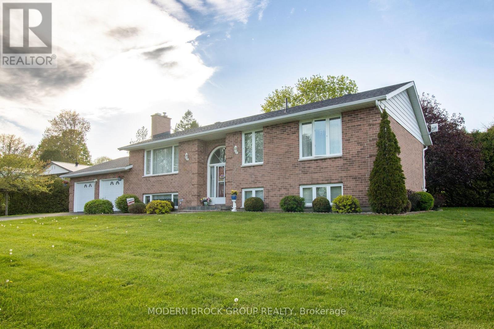24 Bernard Crescent, Augusta, Ontario  K0E 1P0 - Photo 2 - X12728800