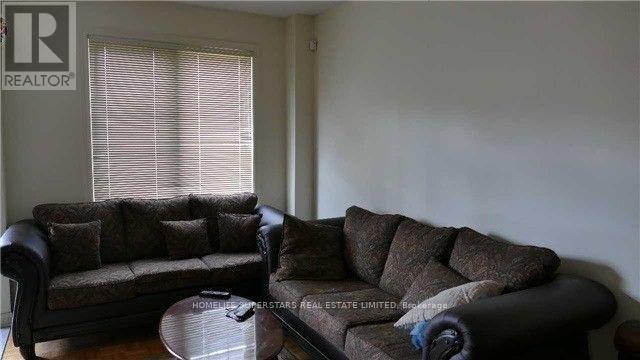 52 Deepcoral Court, Brampton, Ontario  L6V 4P7 - Photo 3 - W13140842