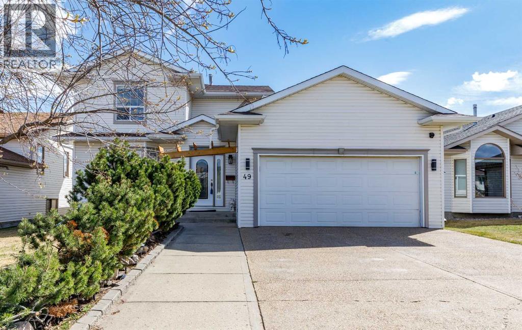 49 Kirkland Drive, Red Deer, Alberta  T4P 3M7 - Photo 3 - A2307678