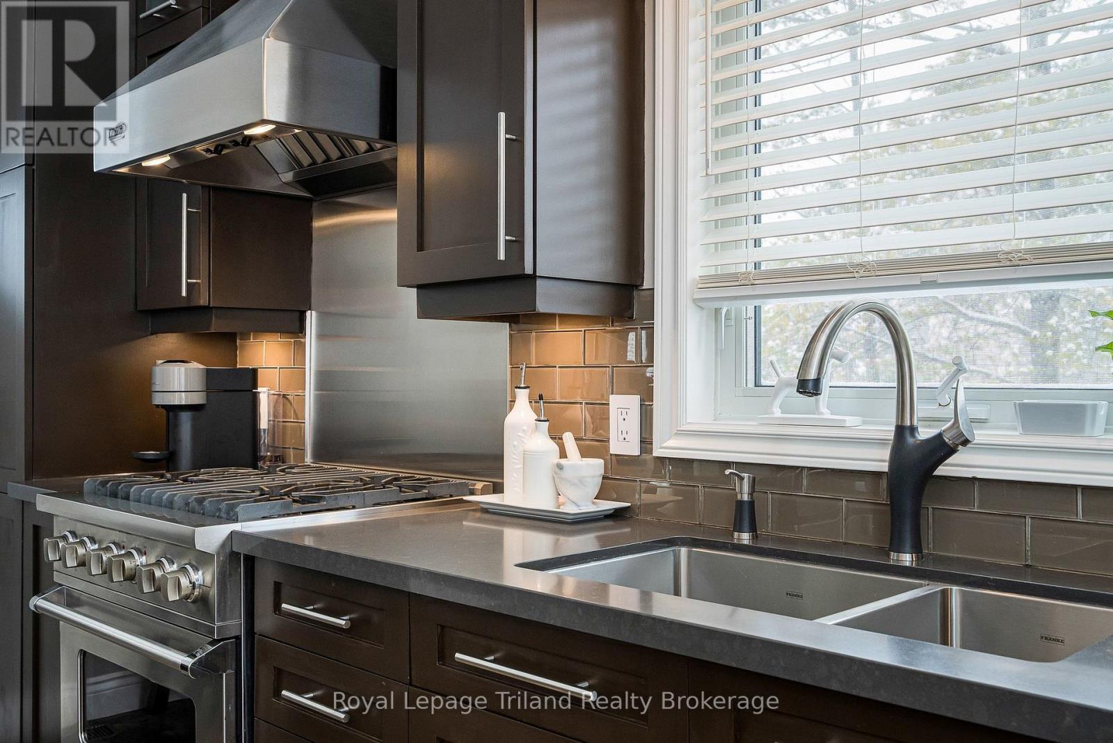 19 Trails End, Collingwood, Ontario  L9Y 5B1 - Photo 15 - S12833696