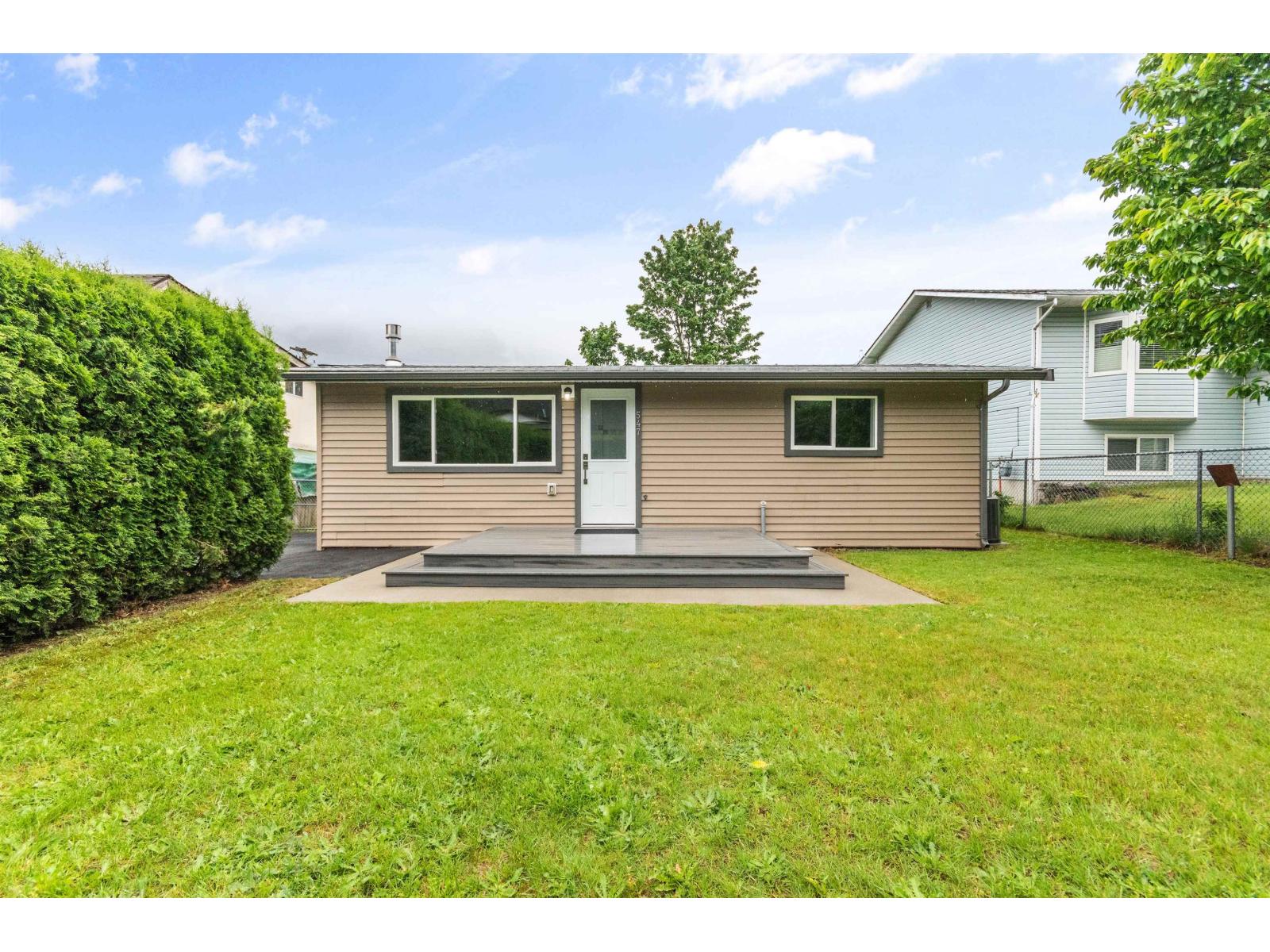 547 Fort Street, Hope, Hope, British Columbia  V0X 1L0 - Photo 2 - R3124128