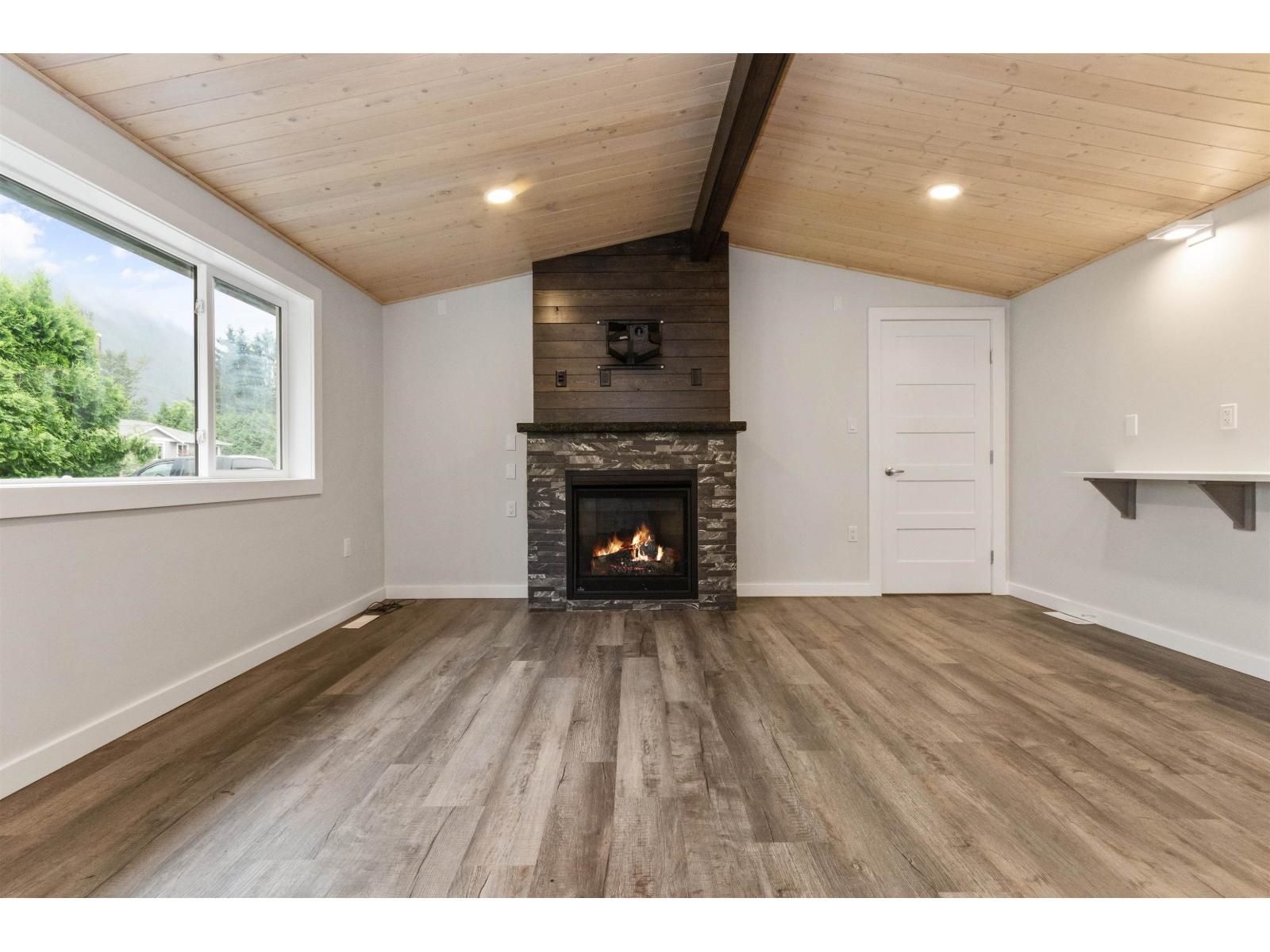 547 Fort Street, Hope, Hope, British Columbia  V0X 1L0 - Photo 5 - R3124128