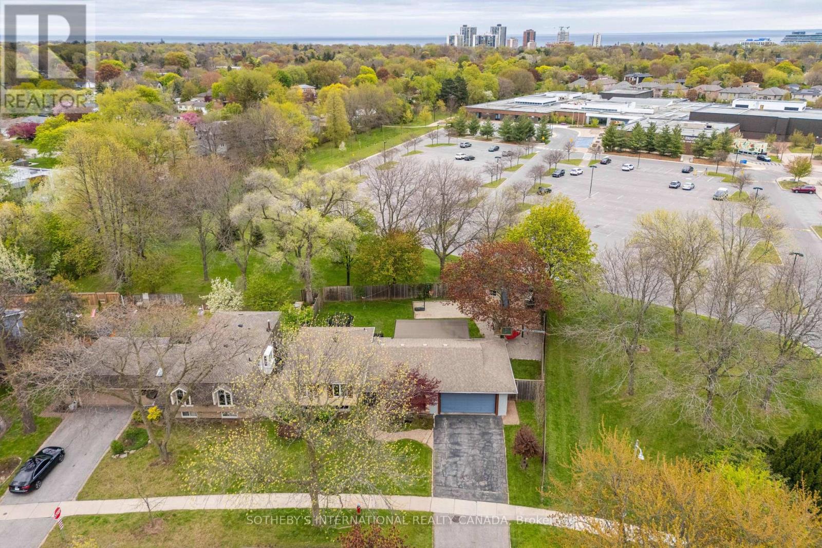 2290 Bridge Road, Oakville, Ontario  L6L 2G6 - Photo 11 - W13140892
