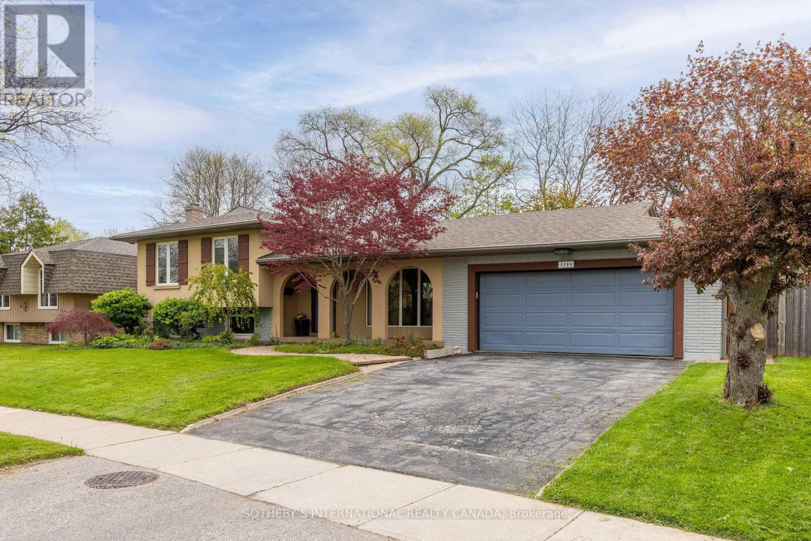 2290 Bridge Road, Oakville, Ontario  L6L 2G6 - Photo 2 - W13140892