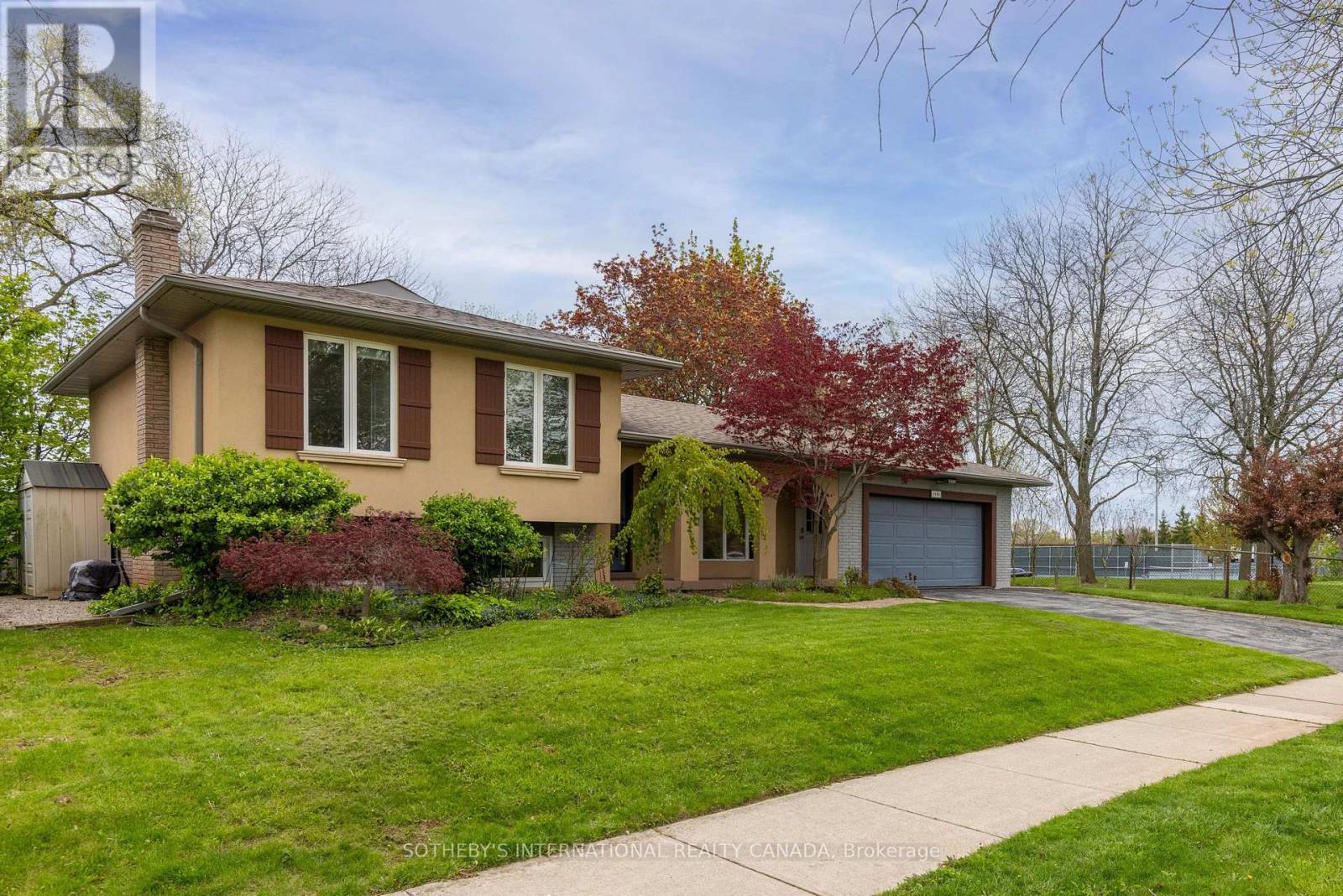 2290 Bridge Road, Oakville, Ontario  L6L 2G6 - Photo 3 - W13140892