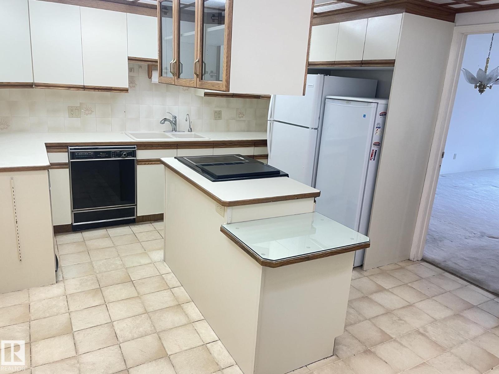 #21 9375 172 St Nw, Edmonton, Alberta  T5T 3C3 - Photo 2 - E4488458