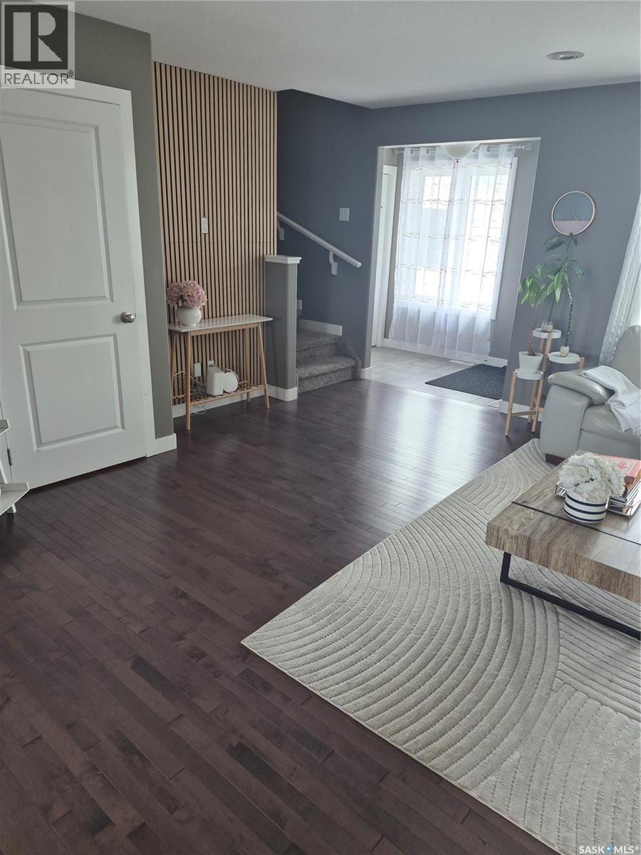 319 Secord Way, Saskatoon, Saskatchewan  S7V 0L9 - Photo 4 - SK036295