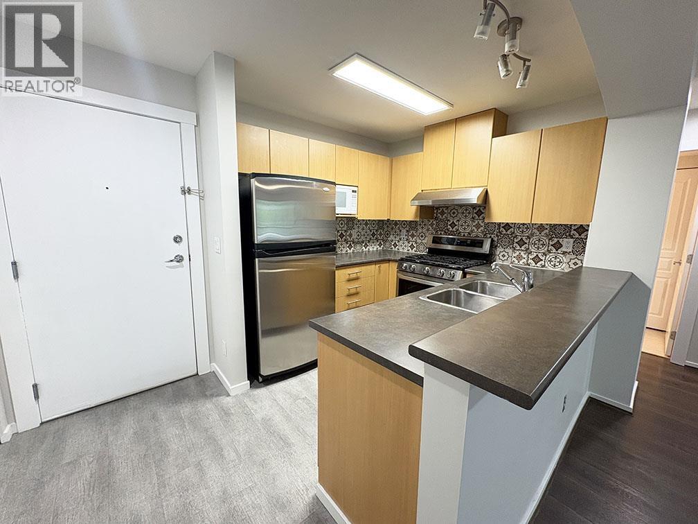 316 9339 University Crescent, Burnaby, British Columbia  V5Y 4Y1 - Photo 2 - R3124613