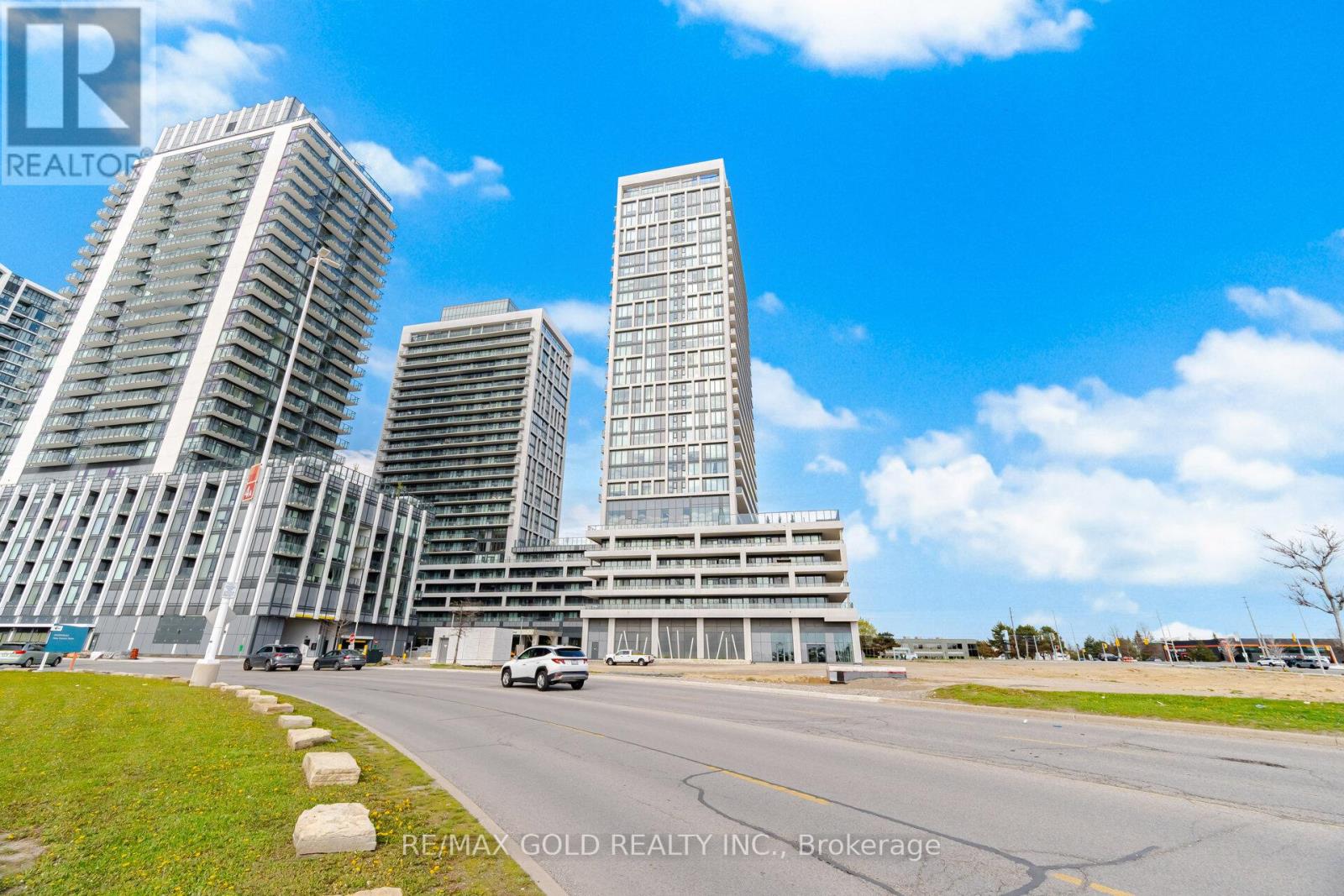 1421 - 8960 JANE STREET, Vaughan, Ontario