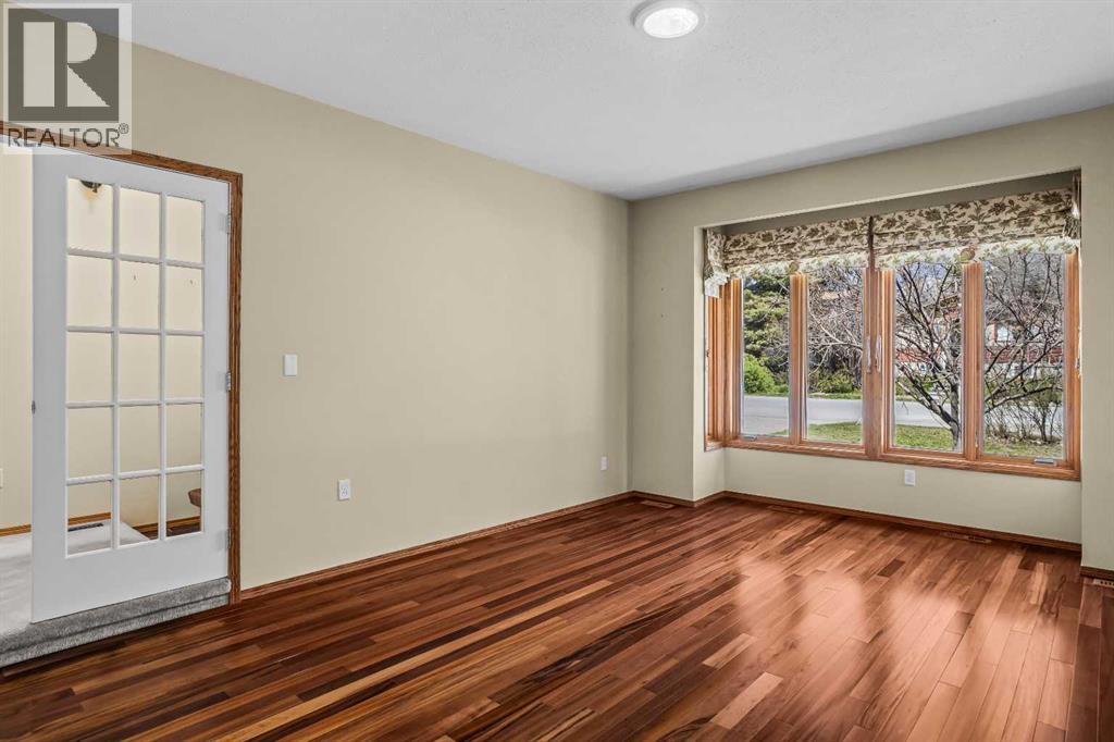933 15th Street, Canmore, Alberta  T1W 1X2 - Photo 12 - A2290110