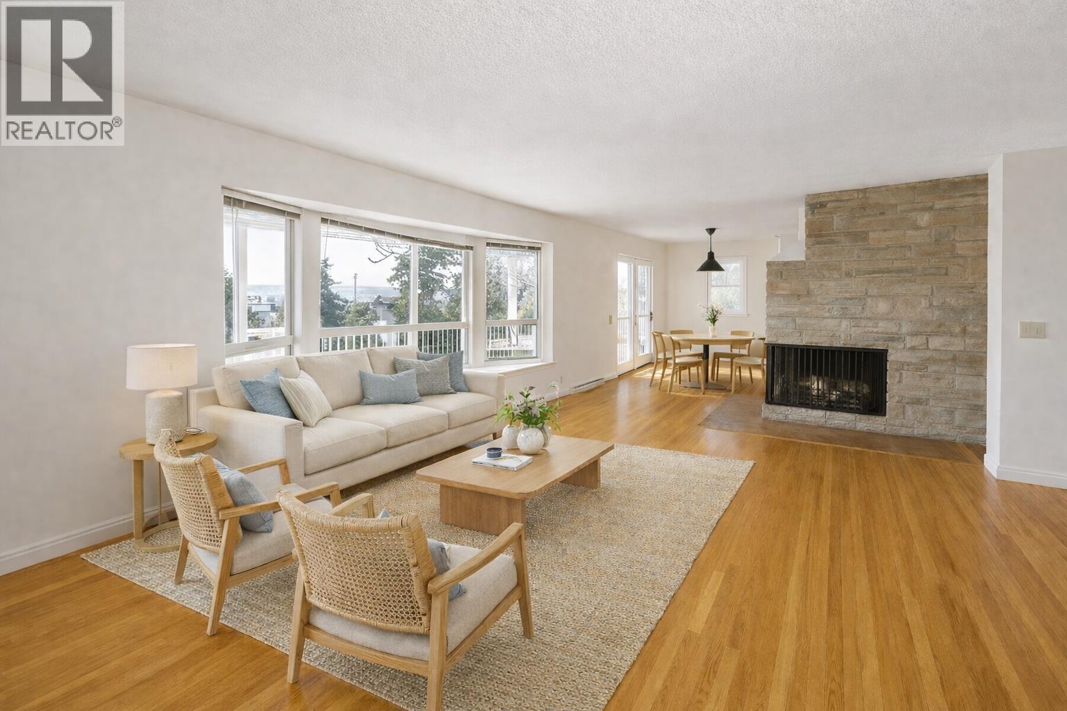 5220 Sunningdale Road, Burnaby, British Columbia  V5B 1M5 - Photo 5 - R3113248