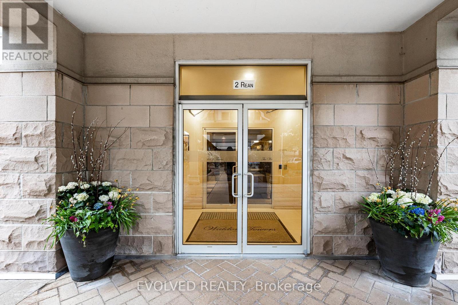 2008 - 2 Rean Drive, Toronto, Ontario  M2K 3B8 - Photo 3 - C13140922