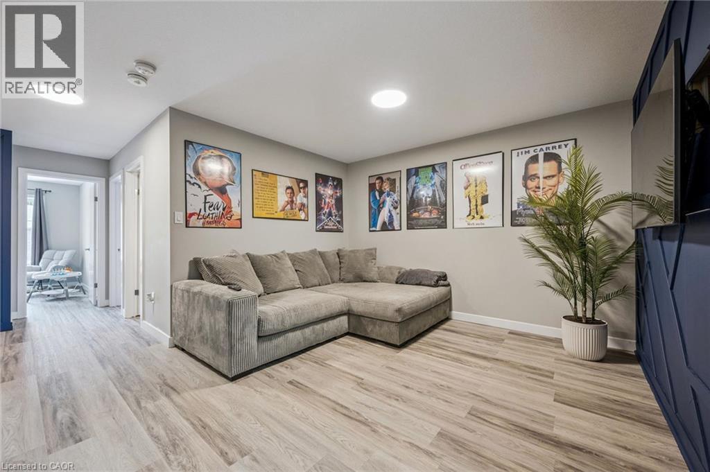 907 Robert Ferrie Drive, Kitchener, Ontario  N2R 0P2 - Photo 16 - 40831016