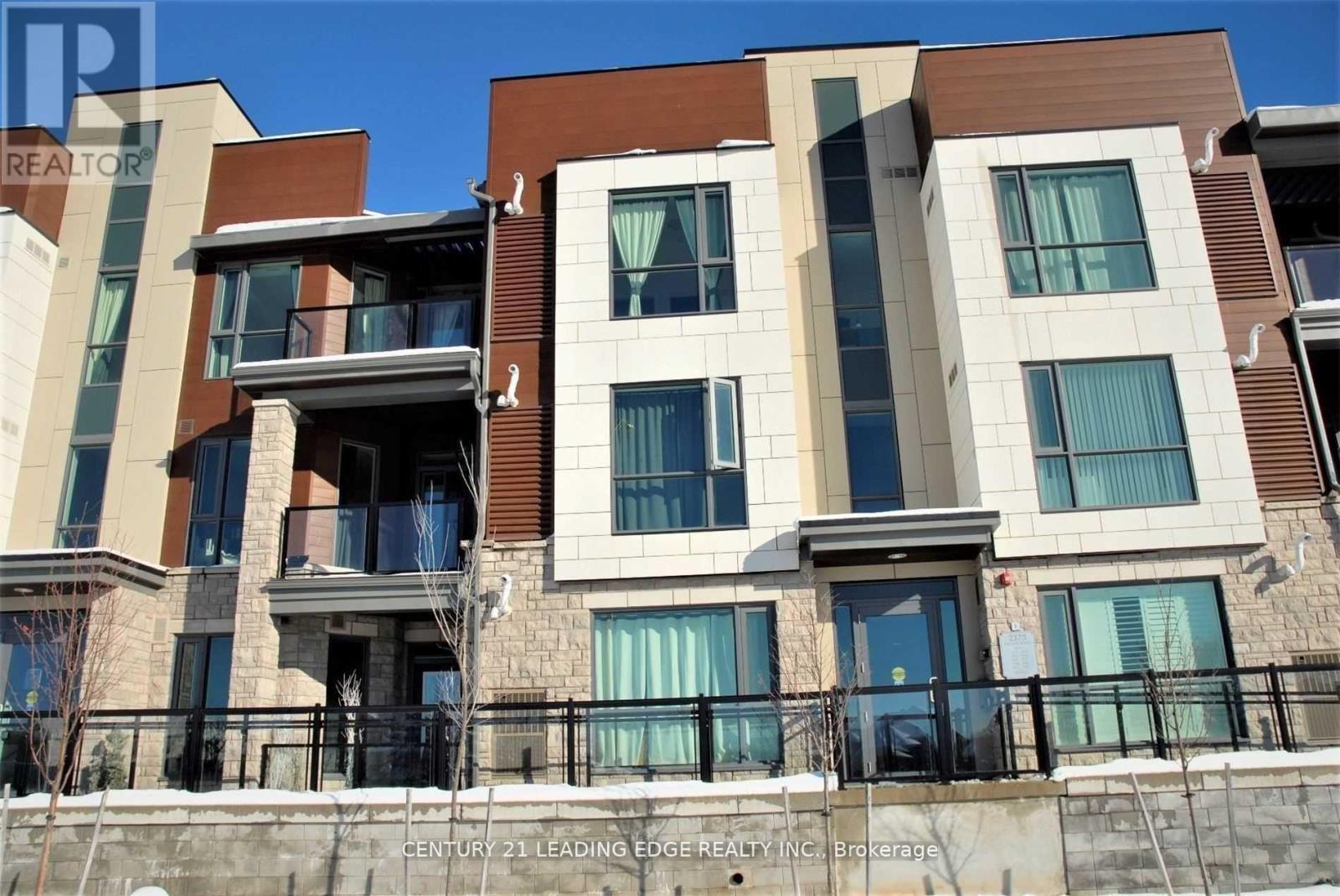 305 - 2375 BRONTE ROAD W, Oakville, Ontario
