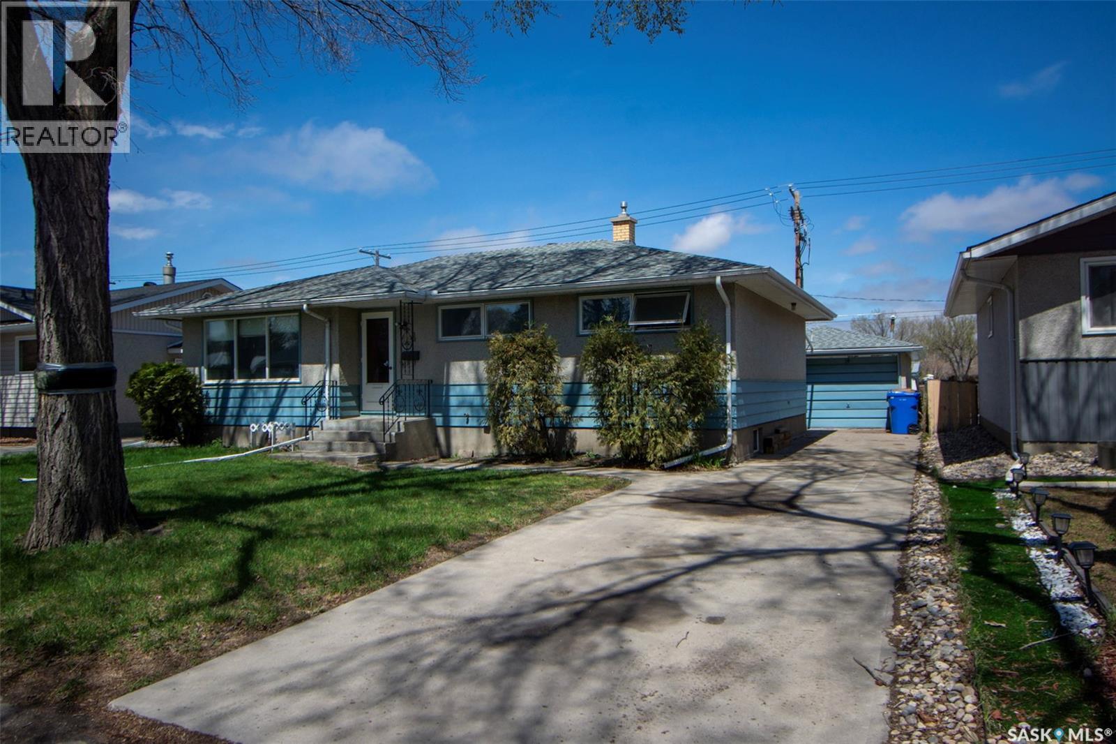 14 Woodward Avenue, Regina, Saskatchewan  S4R 3H1 - Photo 2 - SK036249