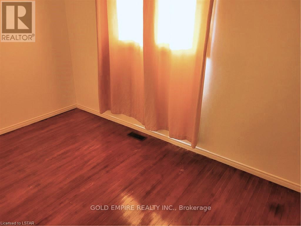 Main - 107 Harding Crescent, London South, Ontario  N6E 1G2 - Photo 10 - X13140970