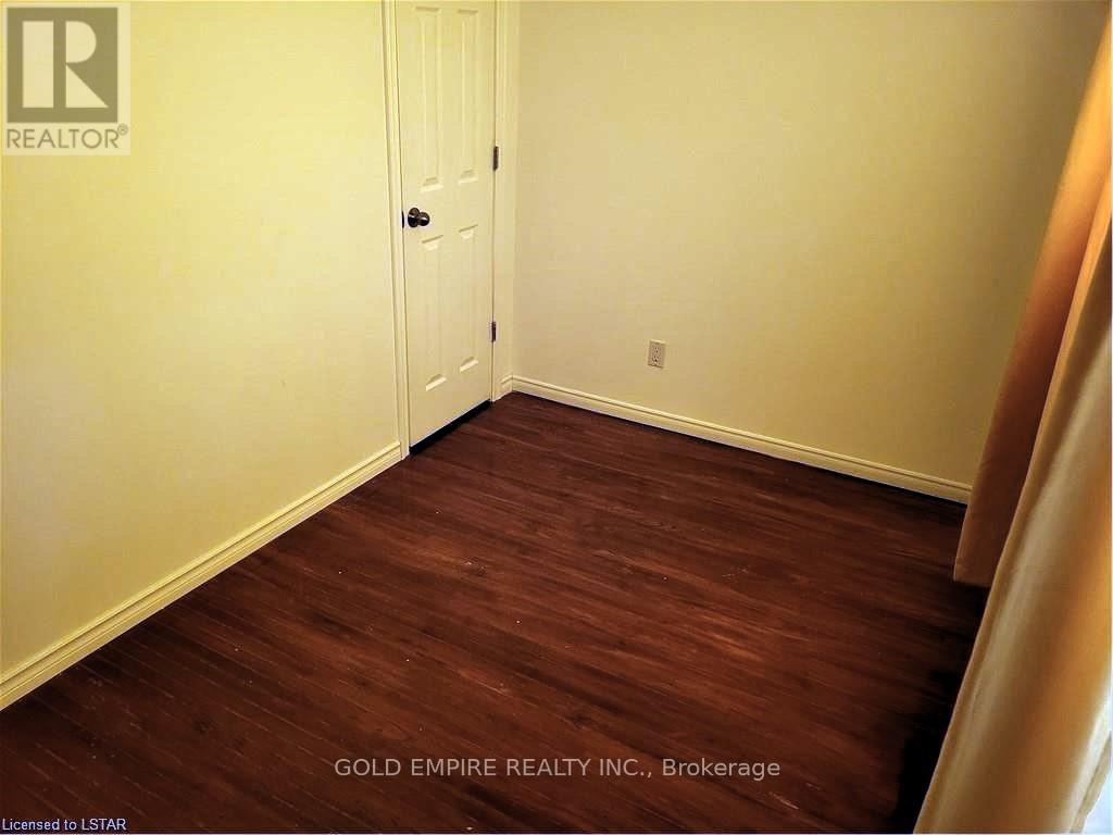 Main - 107 Harding Crescent, London South, Ontario  N6E 1G2 - Photo 11 - X13140970