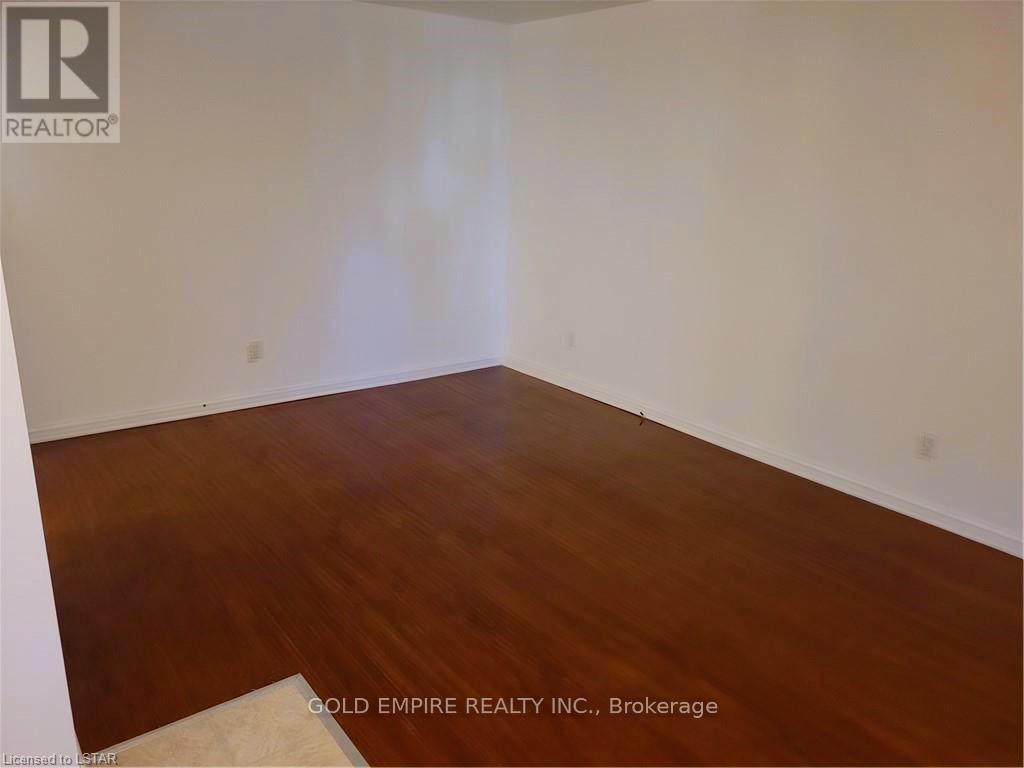 Main - 107 Harding Crescent, London South, Ontario  N6E 1G2 - Photo 2 - X13140970