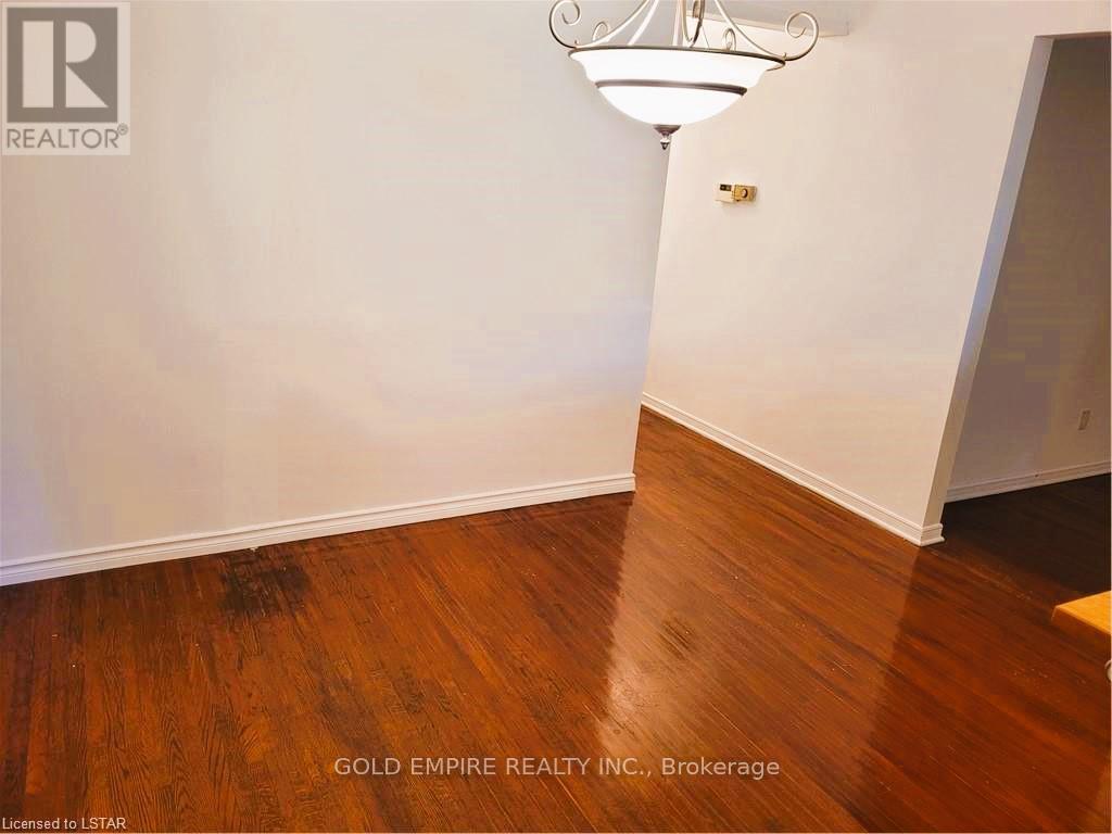 Main - 107 Harding Crescent, London South, Ontario  N6E 1G2 - Photo 6 - X13140970