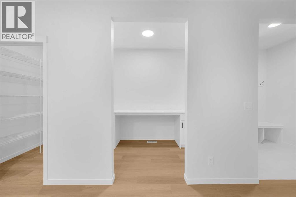 94 Royston Park Nw, Calgary, Alberta T3L 0M4 - Photo 24 - A2274456