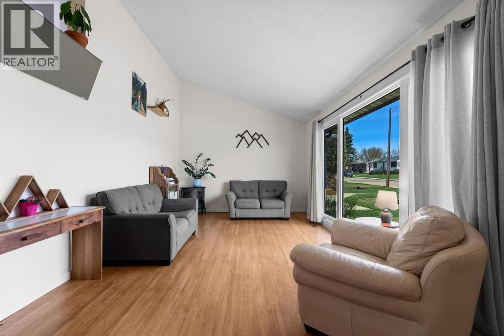 4904 58 Street, Camrose, Alberta  T4V 2G4 - Photo 7 - A2311207