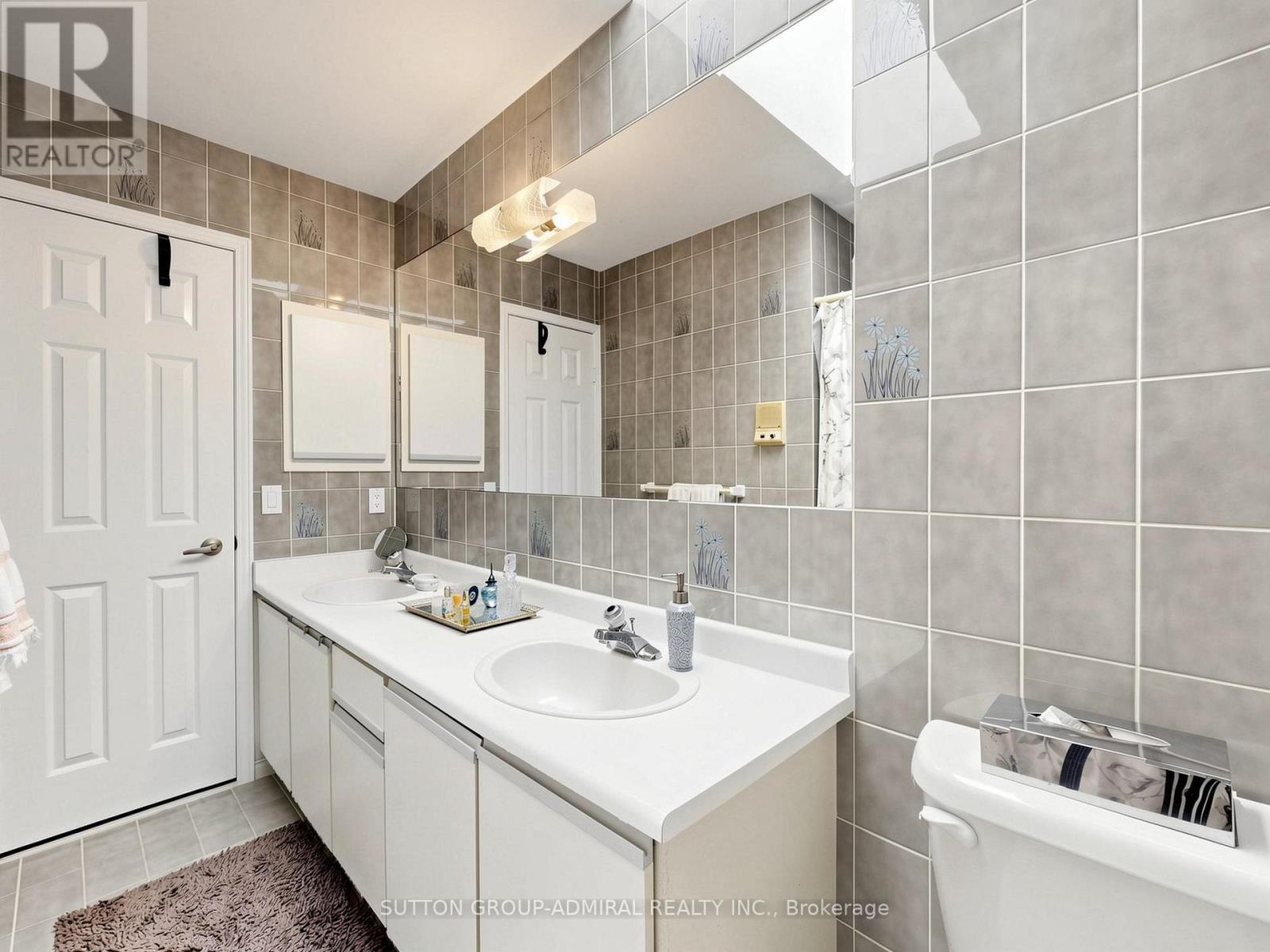 20 Esther Crescent, Vaughan, Ontario  L4J 3L4 - Photo 37 - N13140976