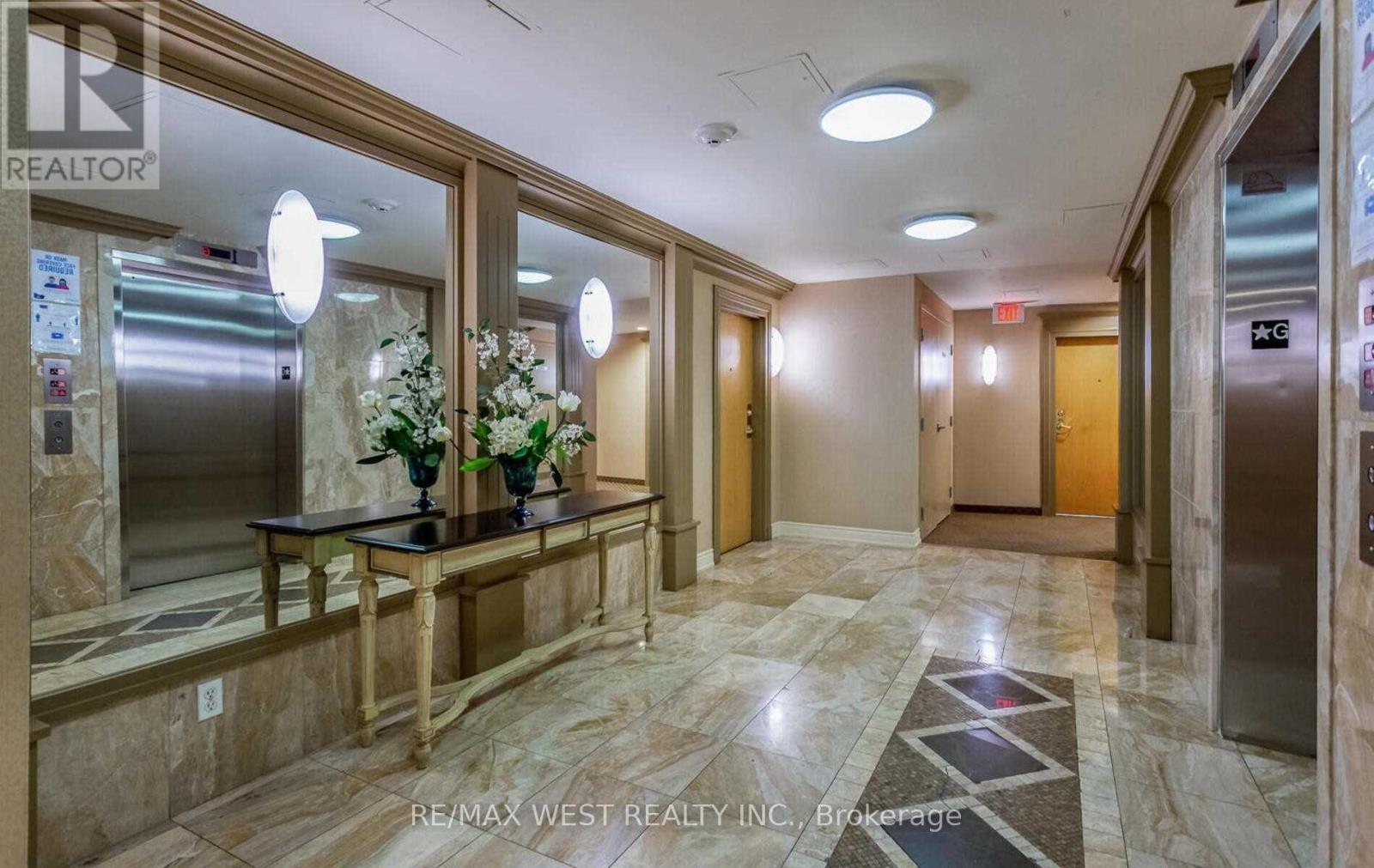 307 - 1 Maison Parc Court, Vaughan, Ontario  L4J 9K1 - Photo 2 - N13140982