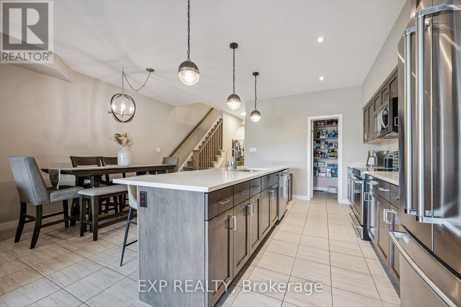 907 Robert Ferrie Drive, Kitchener, Ontario  N2R 0P2 - Photo 10 - X13140986