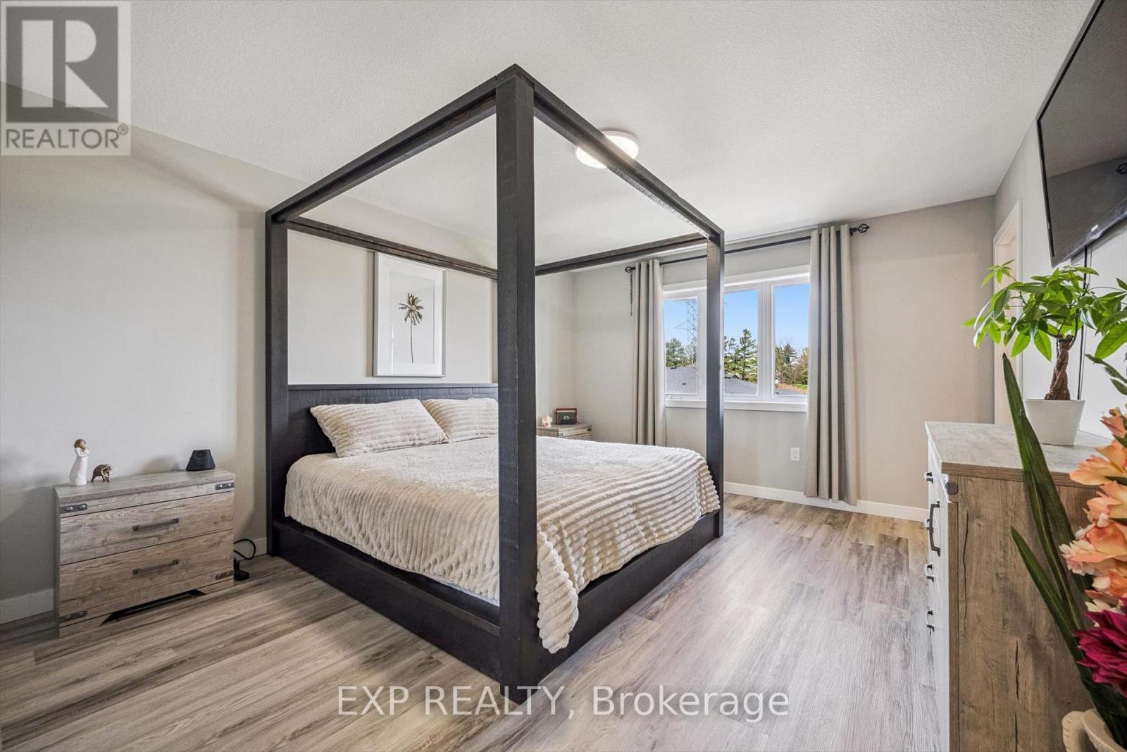 907 Robert Ferrie Drive, Kitchener, Ontario  N2R 0P2 - Photo 18 - X13140986