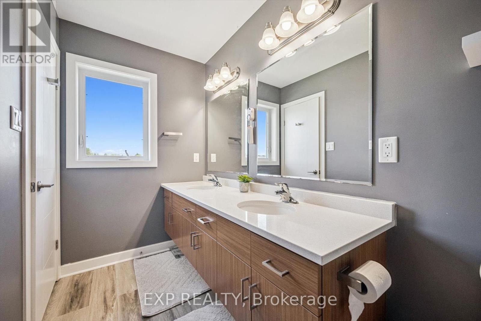 907 Robert Ferrie Drive, Kitchener, Ontario  N2R 0P2 - Photo 21 - X13140986