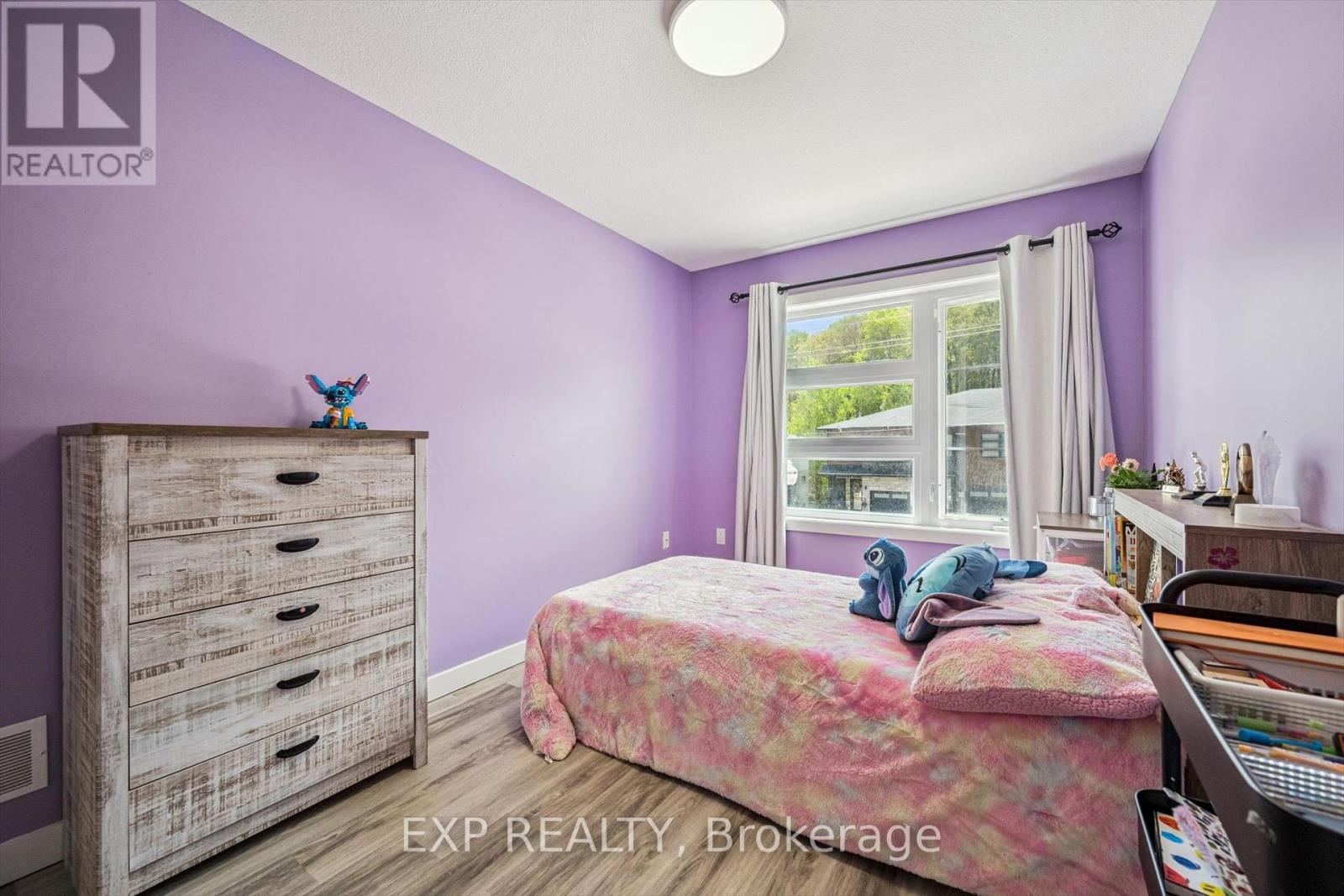 907 Robert Ferrie Drive, Kitchener, Ontario  N2R 0P2 - Photo 24 - X13140986