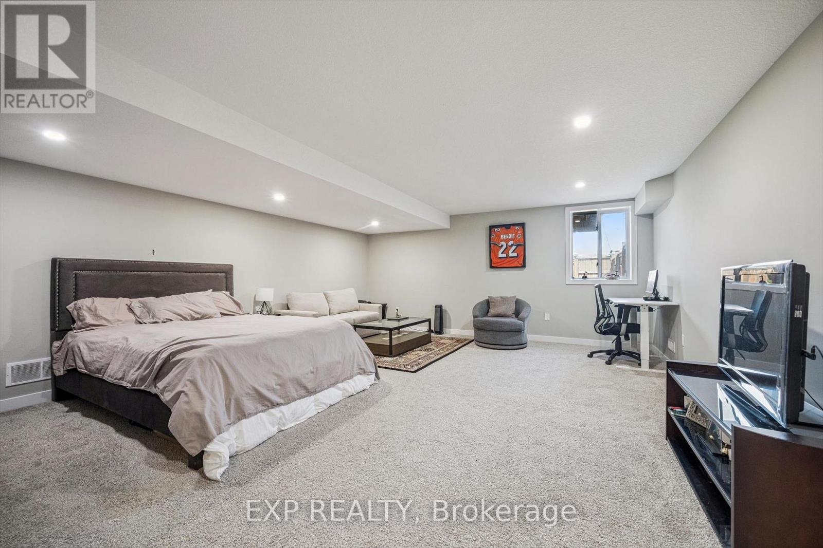 907 Robert Ferrie Drive, Kitchener, Ontario  N2R 0P2 - Photo 27 - X13140986