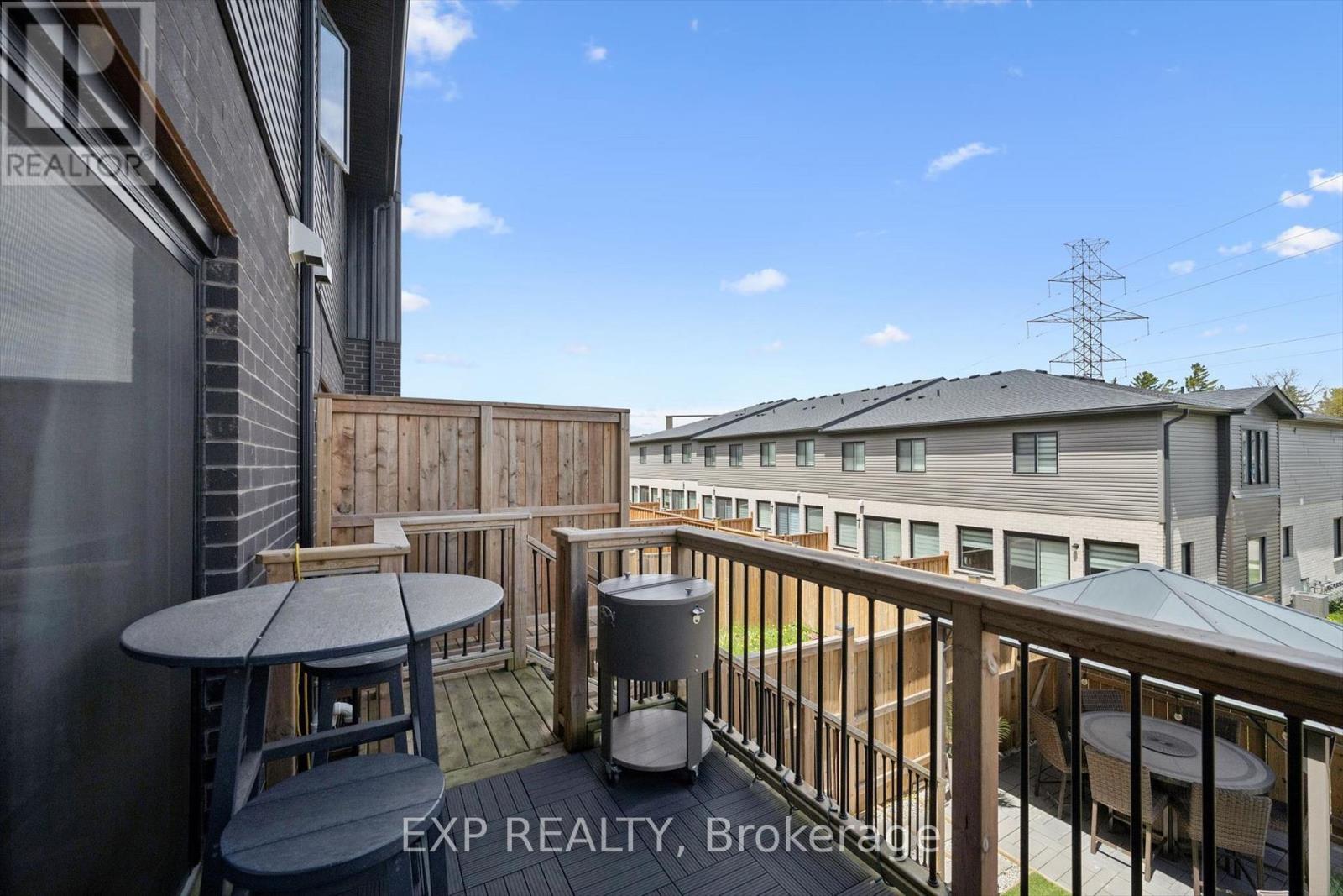 907 Robert Ferrie Drive, Kitchener, Ontario  N2R 0P2 - Photo 32 - X13140986