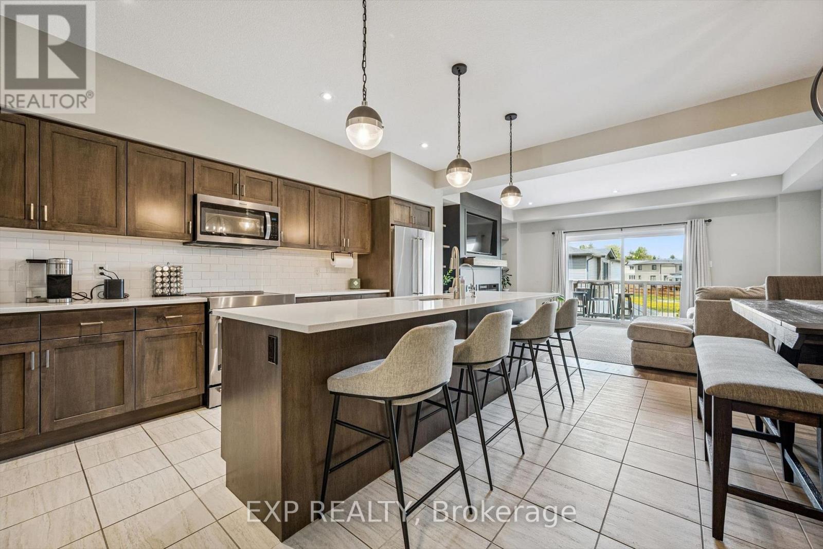 907 Robert Ferrie Drive, Kitchener, Ontario  N2R 0P2 - Photo 7 - X13140986