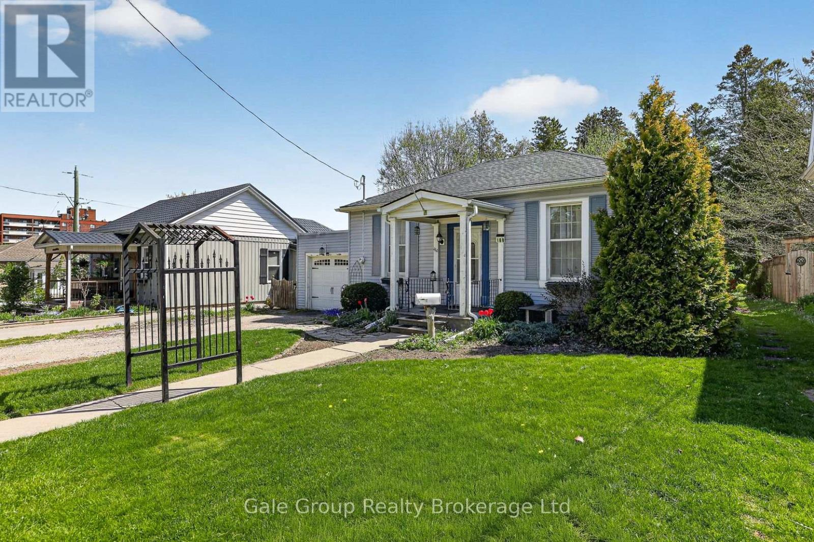 160 Riddell Street, Woodstock, Ontario  N4S 6M8 - Photo 2 - X12943150