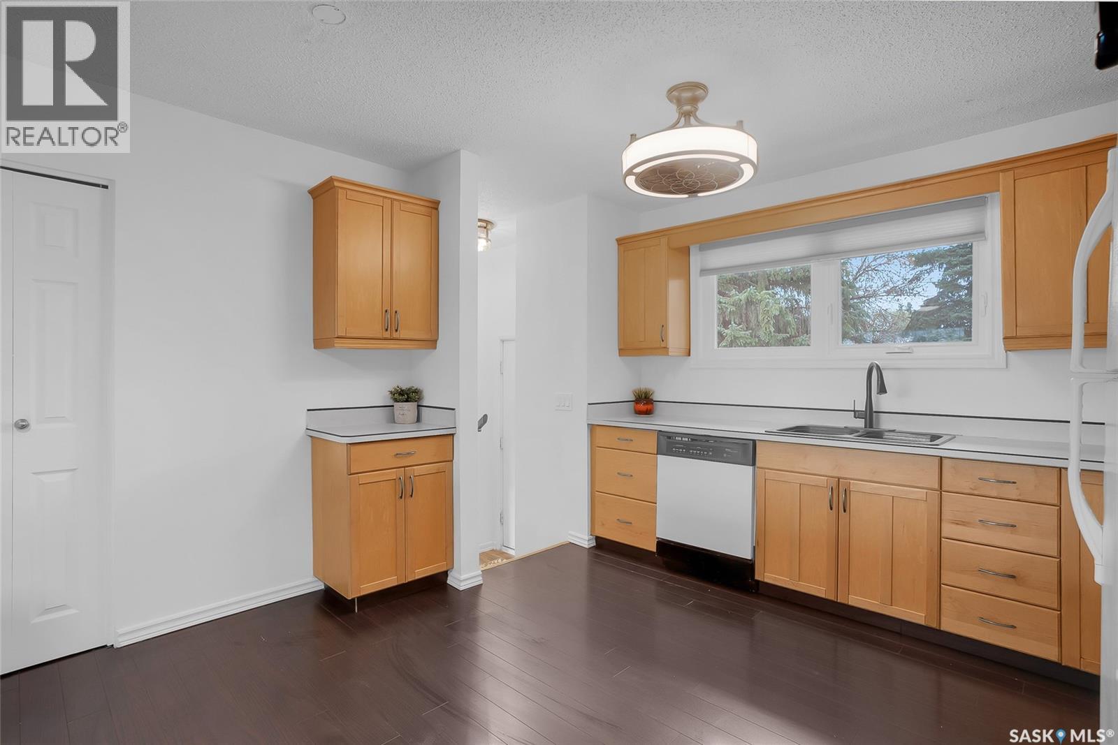 606 Wardlow Road, Saskatoon, Saskatchewan  S7M 4C9 - Photo 7 - SK036300