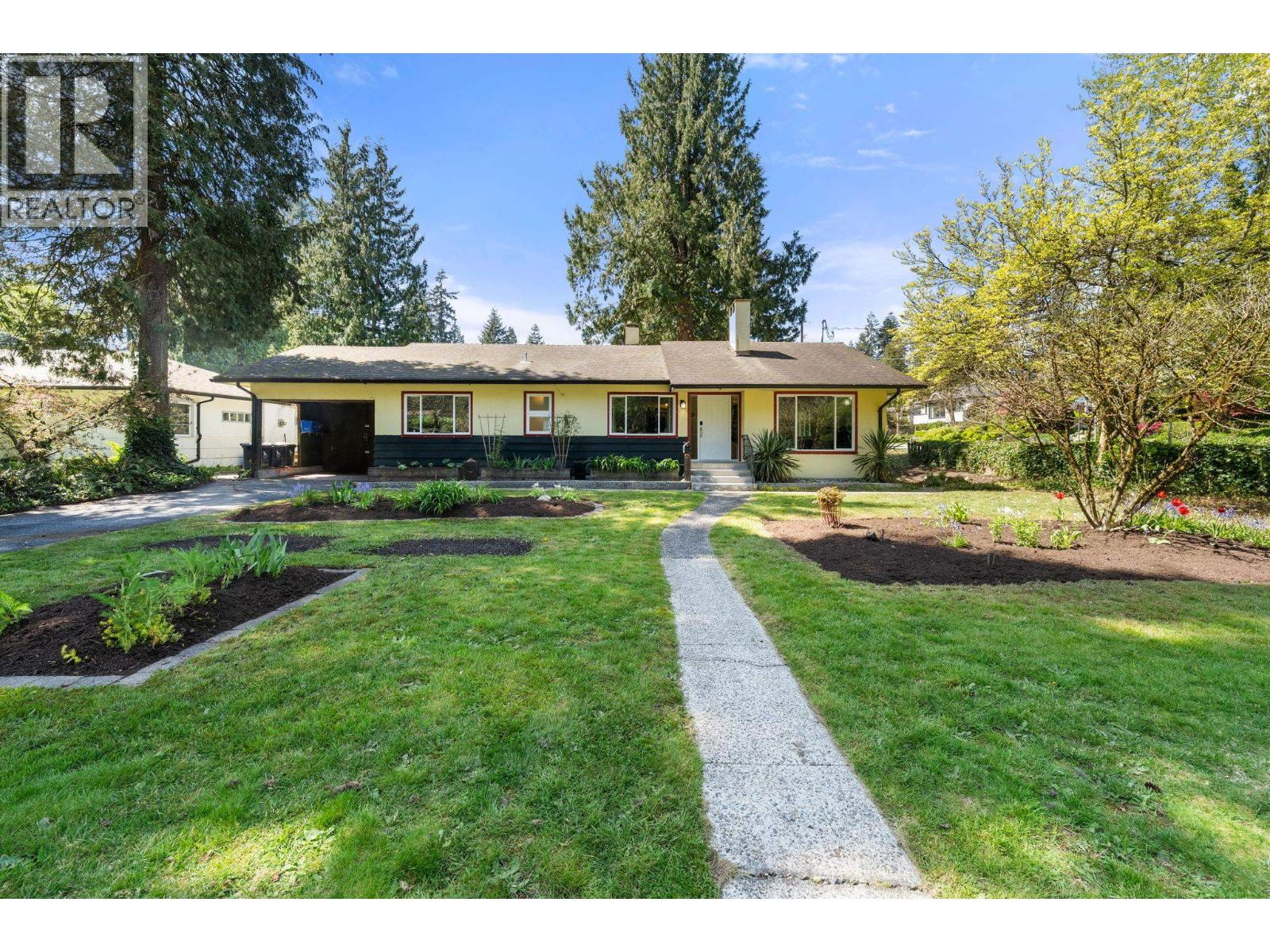 2195 CORTELL STREET, North Vancouver, British Columbia
