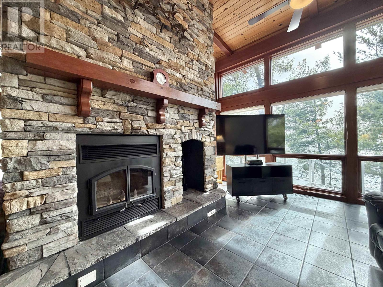 447 Hopkins Bay Rd, Fort Frances, Ontario  P9A 3M3 - Photo 13 - TB2601069