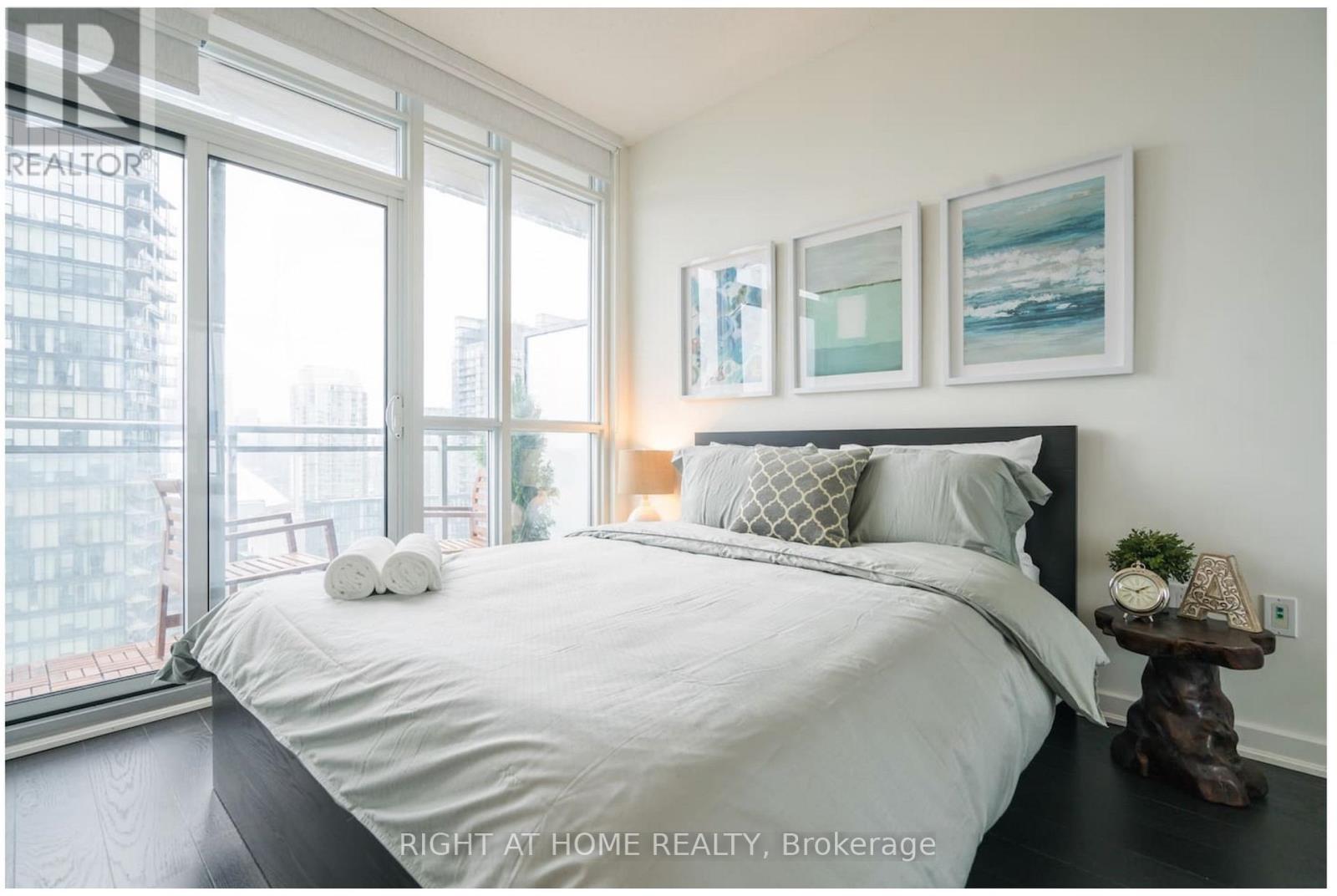 3203 - 15 Iceboat Terrace, Toronto, Ontario  M5V 4A5 - Photo 10 - C13140994