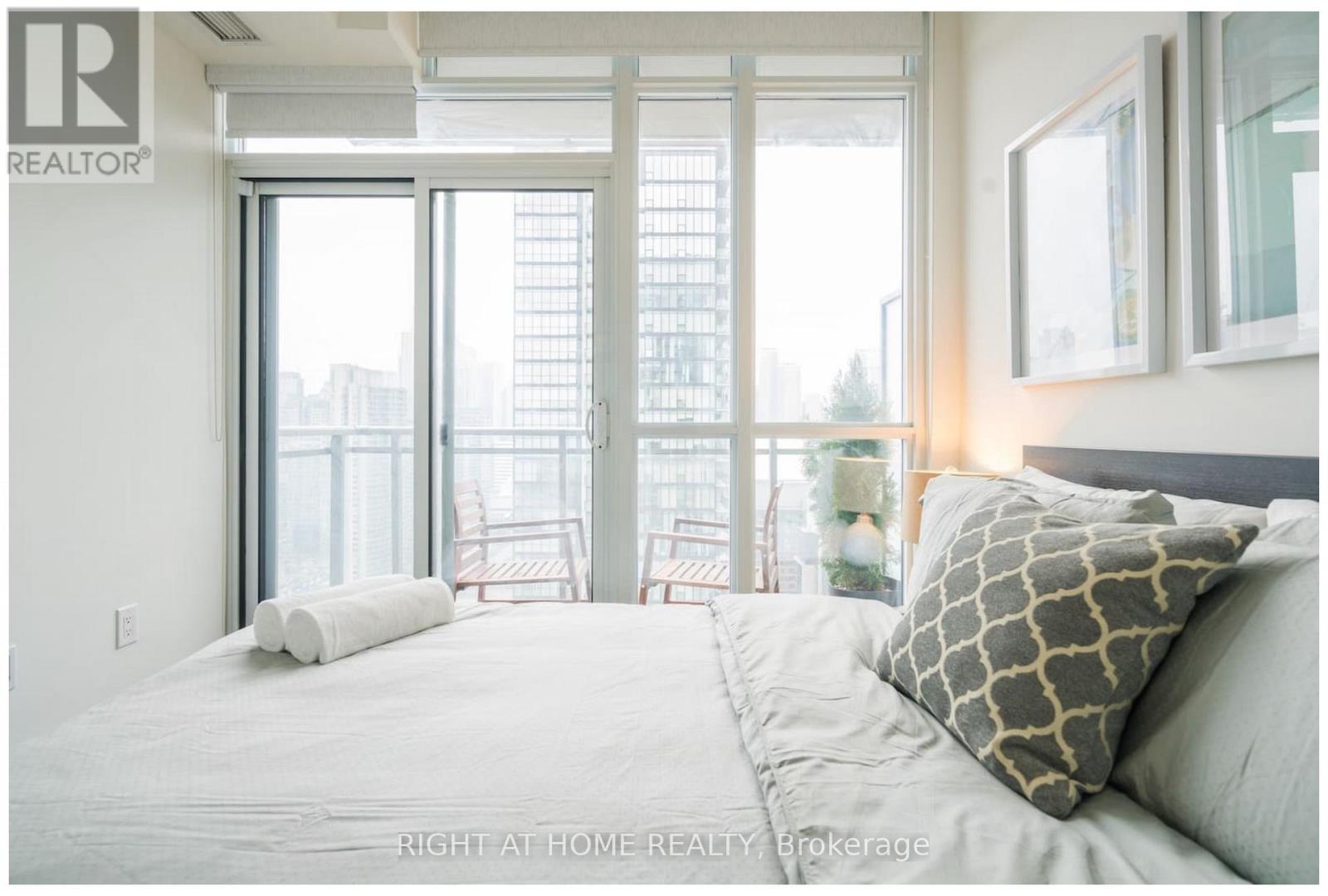 3203 - 15 Iceboat Terrace, Toronto, Ontario  M5V 4A5 - Photo 11 - C13140994