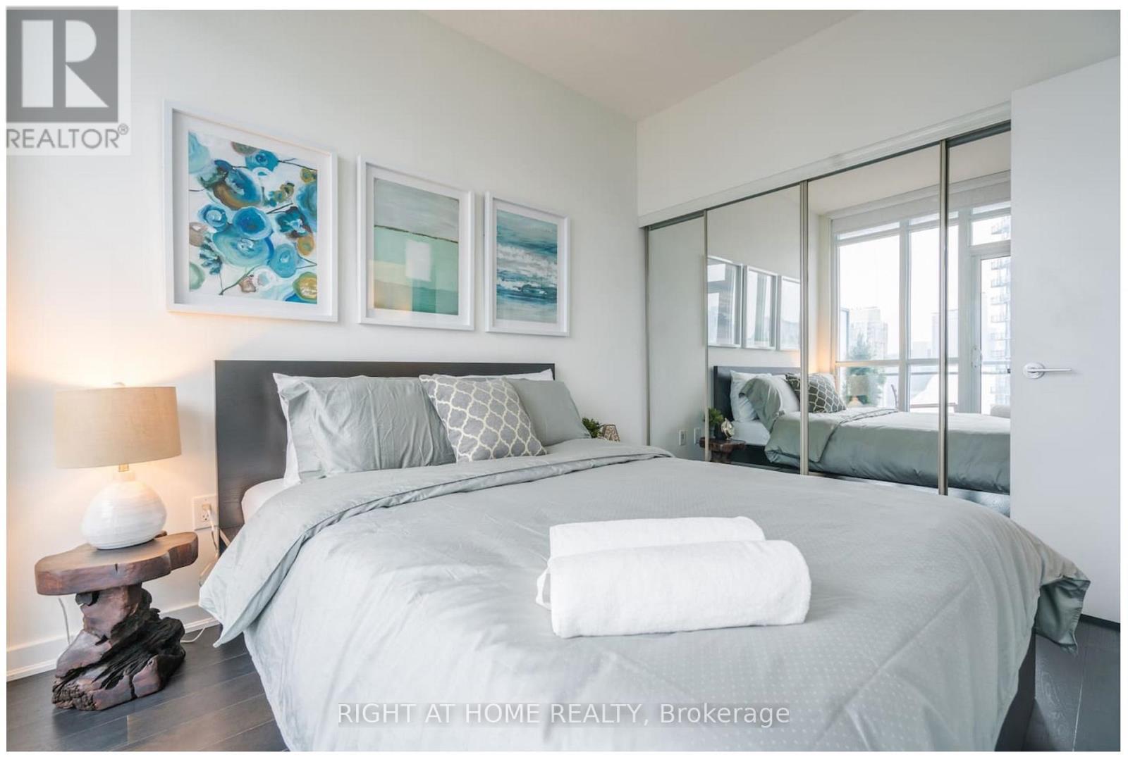3203 - 15 Iceboat Terrace, Toronto, Ontario  M5V 4A5 - Photo 13 - C13140994