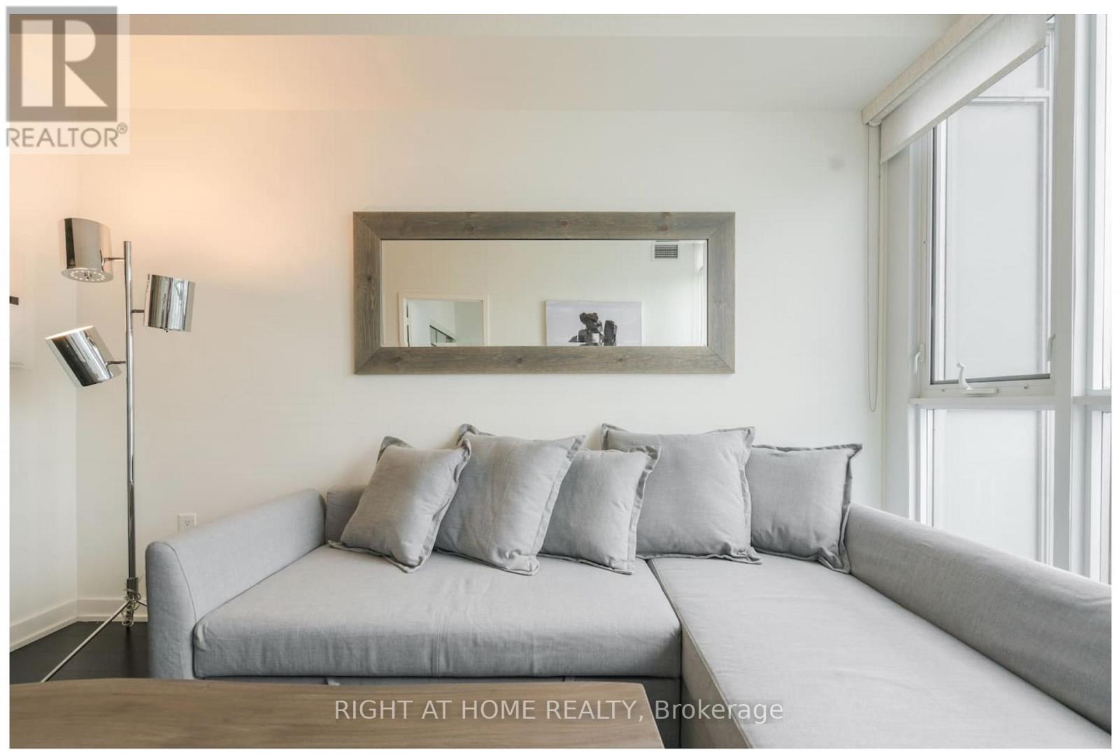 3203 - 15 Iceboat Terrace, Toronto, Ontario  M5V 4A5 - Photo 8 - C13140994