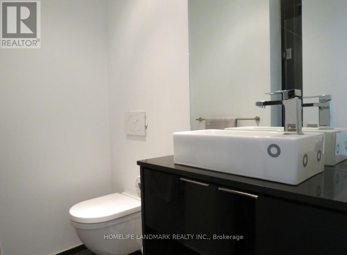 1215 - 70 Temperance Street, Toronto, Ontario  M5H 4E8 - Photo 13 - C13141022