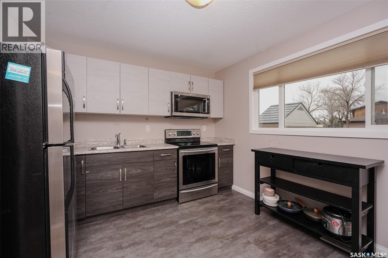 91 Mackenzie Way, Regina, Saskatchewan  S4N 5M8 - Photo 14 - SK034737