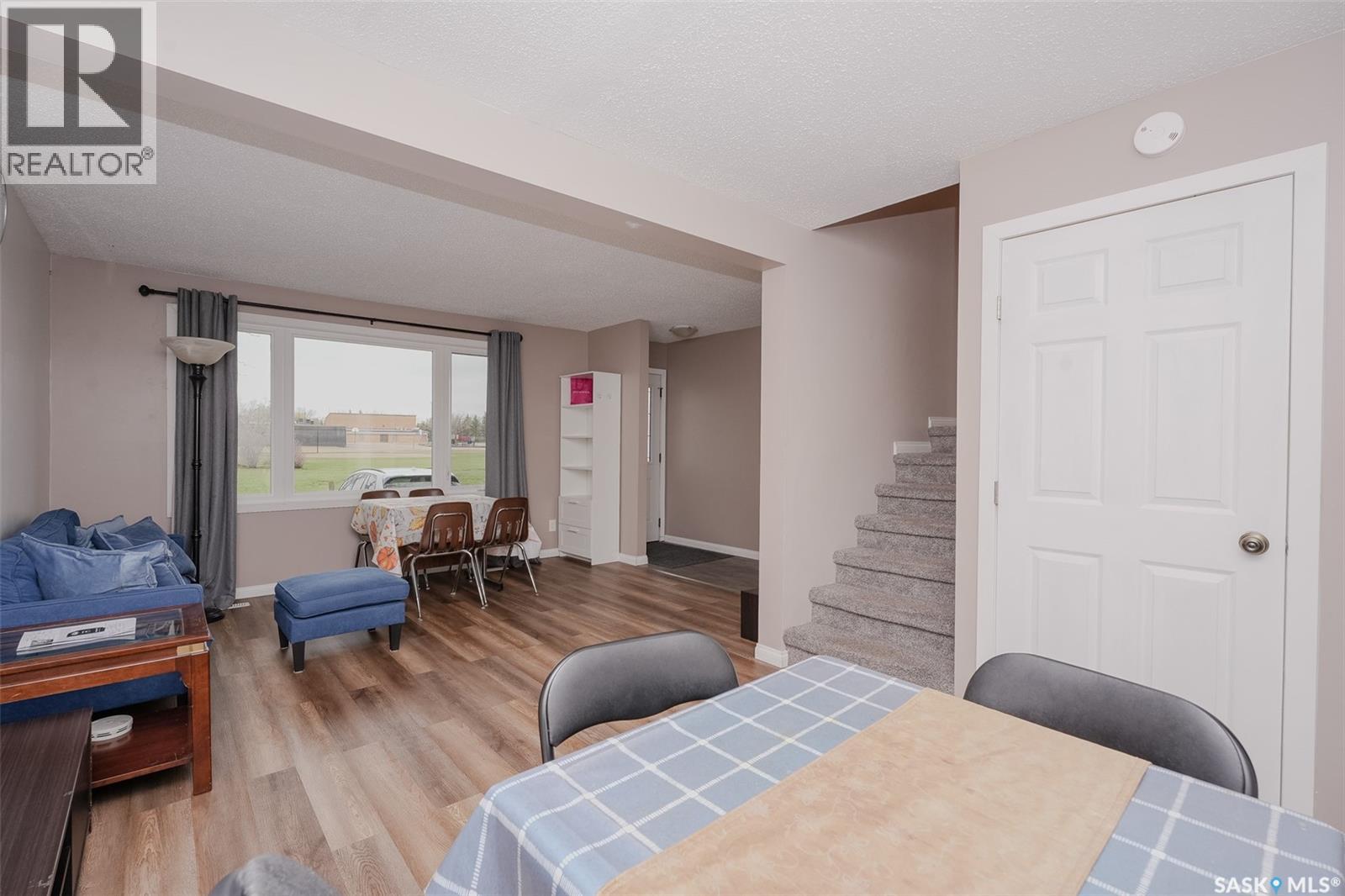 91 Mackenzie Way, Regina, Saskatchewan  S4N 5M8 - Photo 13 - SK034737