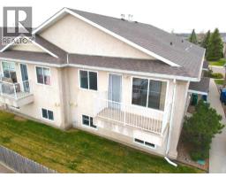 4, 11 Highlands Place W, Lethbridge, Alberta