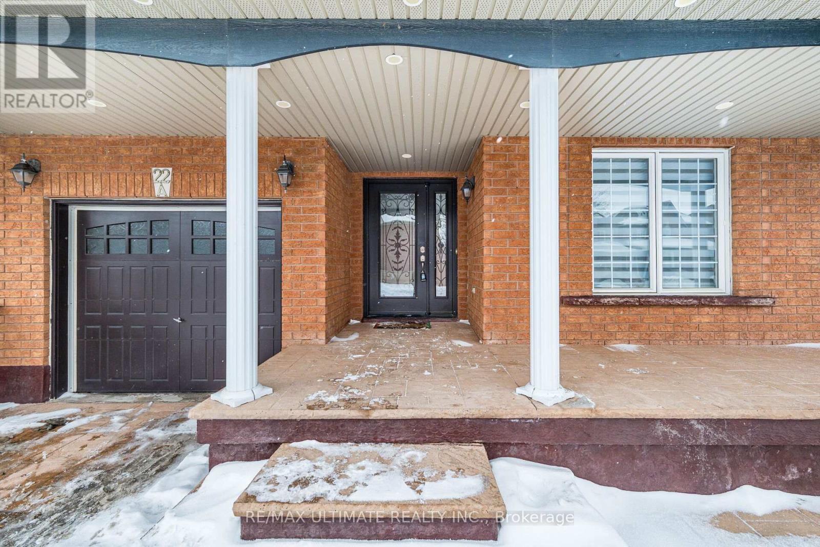 22 Beresford Crescent, Brampton, Ontario  L6P 2M2 - Photo 3 - W13141016