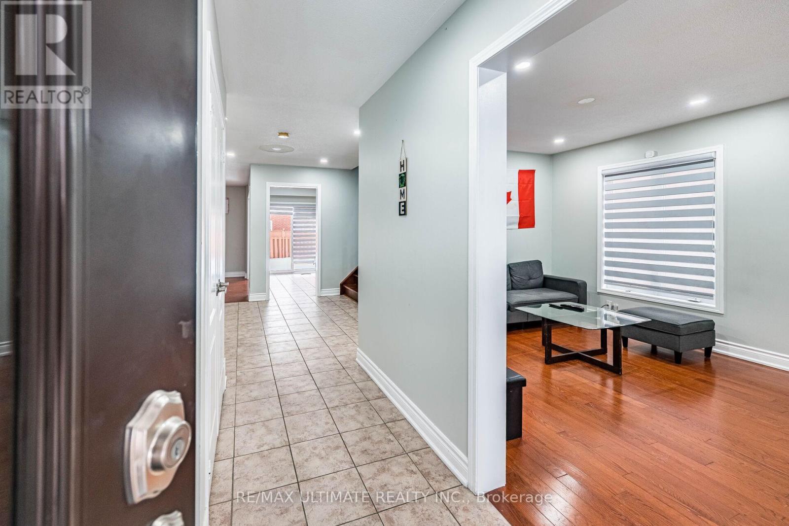 22 Beresford Crescent, Brampton, Ontario  L6P 2M2 - Photo 4 - W13141016